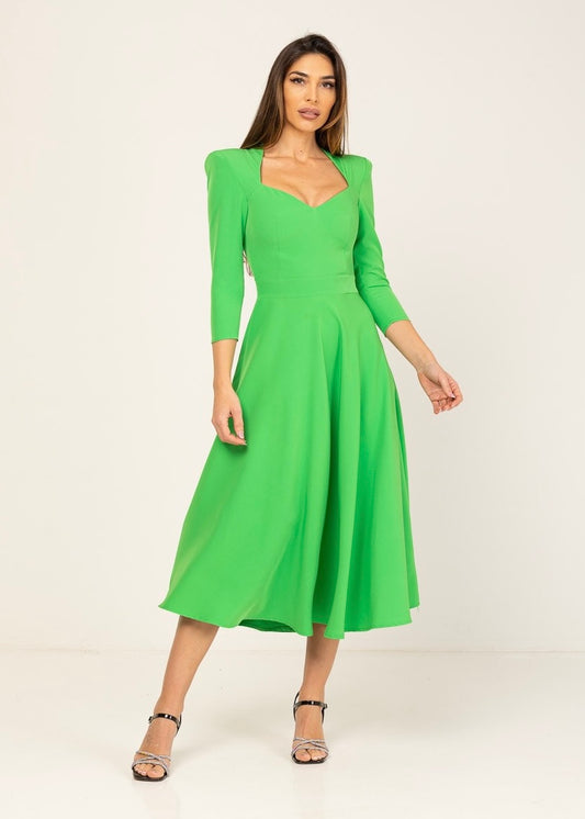 Vestido midi verde decote em coração com ombreiras